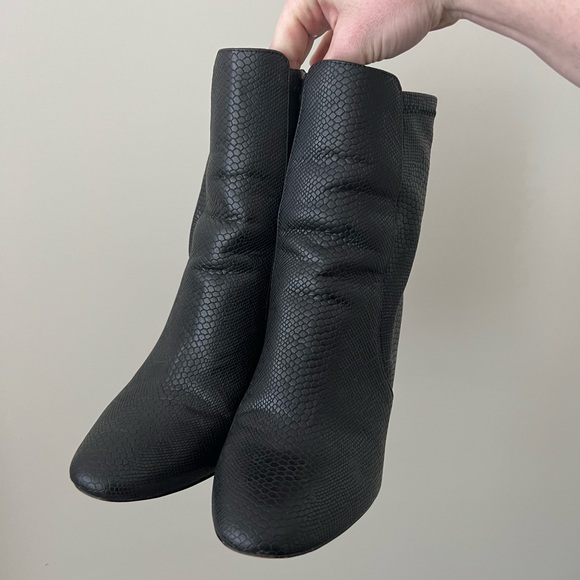 Gently used Aldo snake print booties size 8 (fits like 7/7.5) - Picture 4 of 4